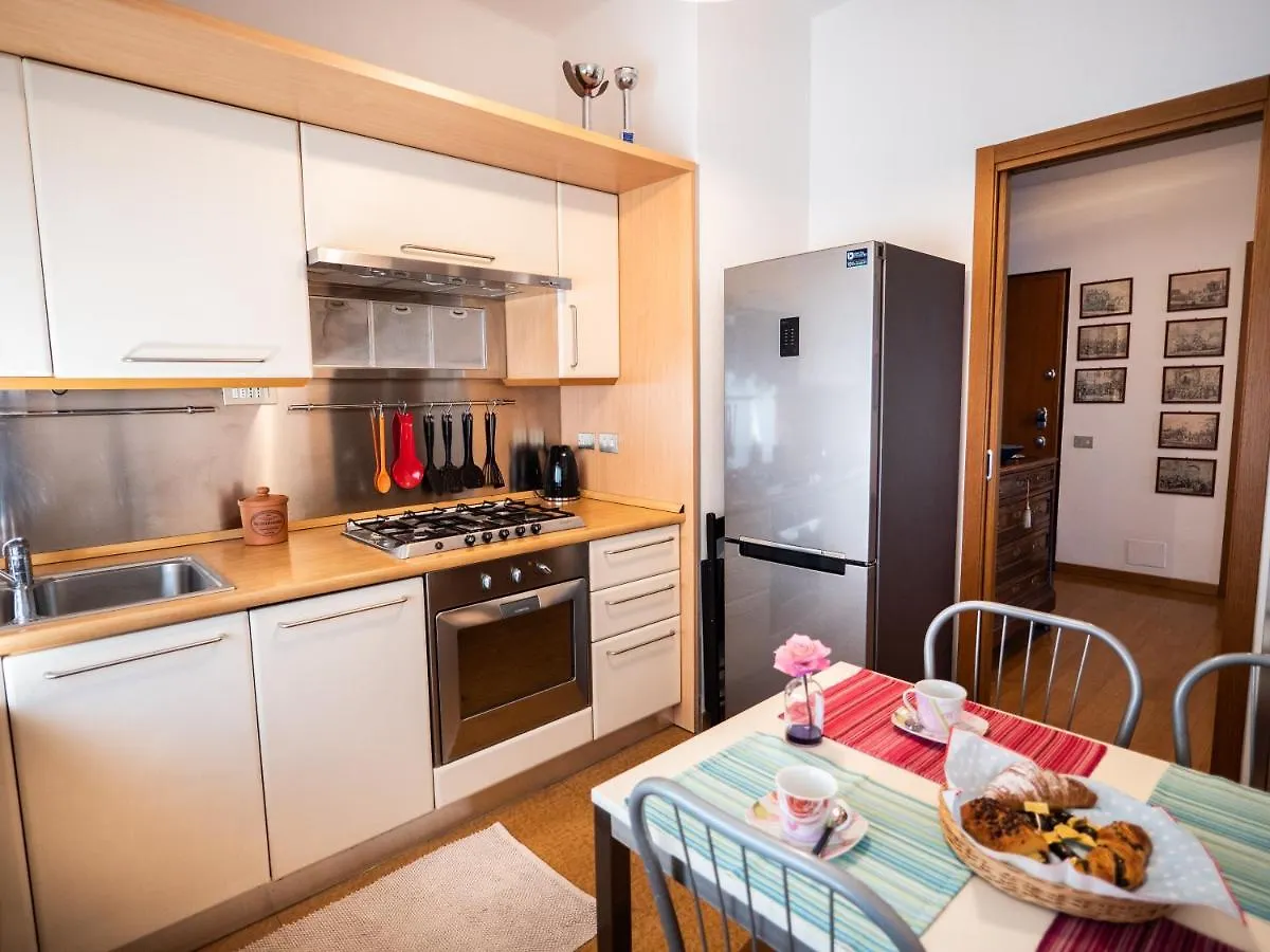 Lily House Apartment Como